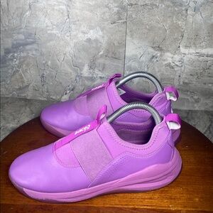 Clove Electric Violet Women’s Size 8.5 Nursing Shoes